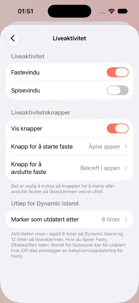 Liveaktivitet-innstillinger med egne faste- og spisebrytere, valg for knappenes virkemåte og utløpsinnstillinger for Dynamic Island.